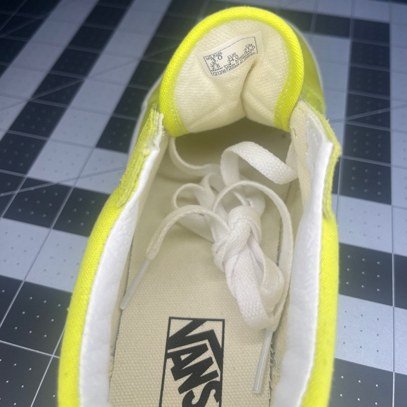 Vans old skool 
Brand new
NWOT
Lemon green - Picture 8 of 8